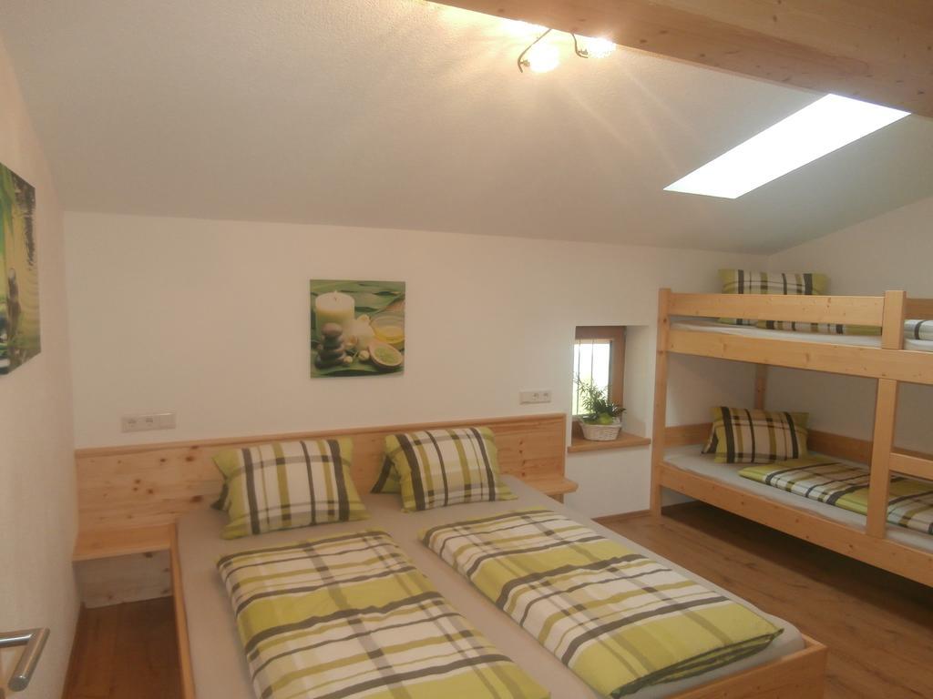 Ferienwohnung Landhaus Claudia Zell am Ziller Zimmer foto