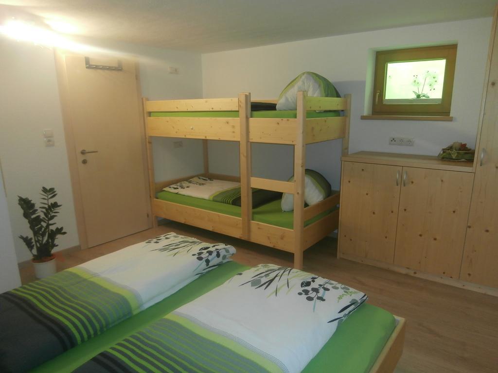 Ferienwohnung Landhaus Claudia Zell am Ziller Zimmer foto